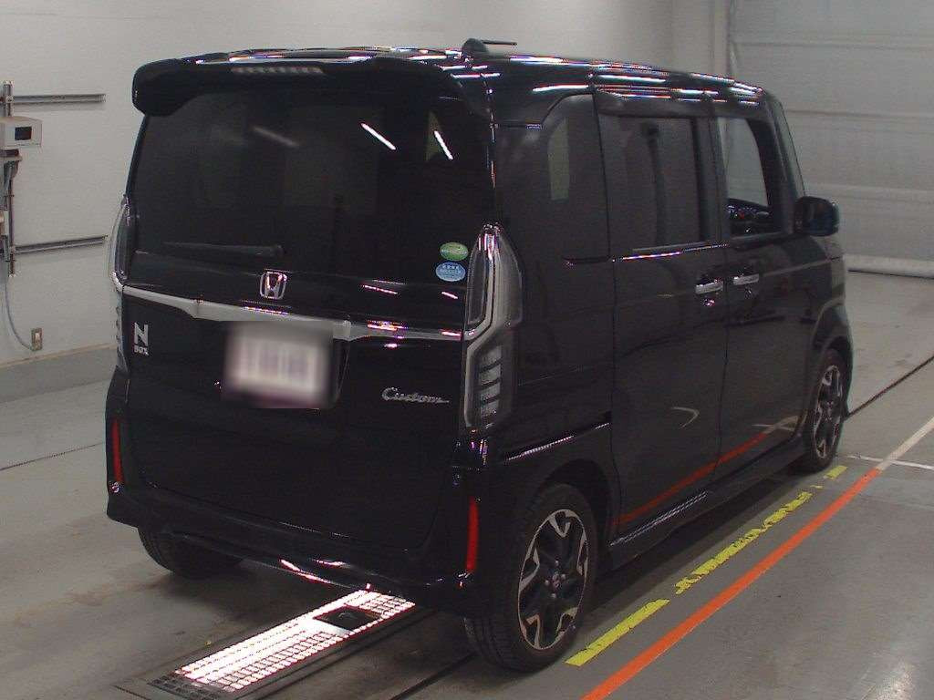 2017 Honda N-BOX CUSTOM JF4[1]