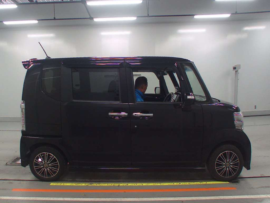 2015 Honda N-BOX CUSTOM JF1[1]