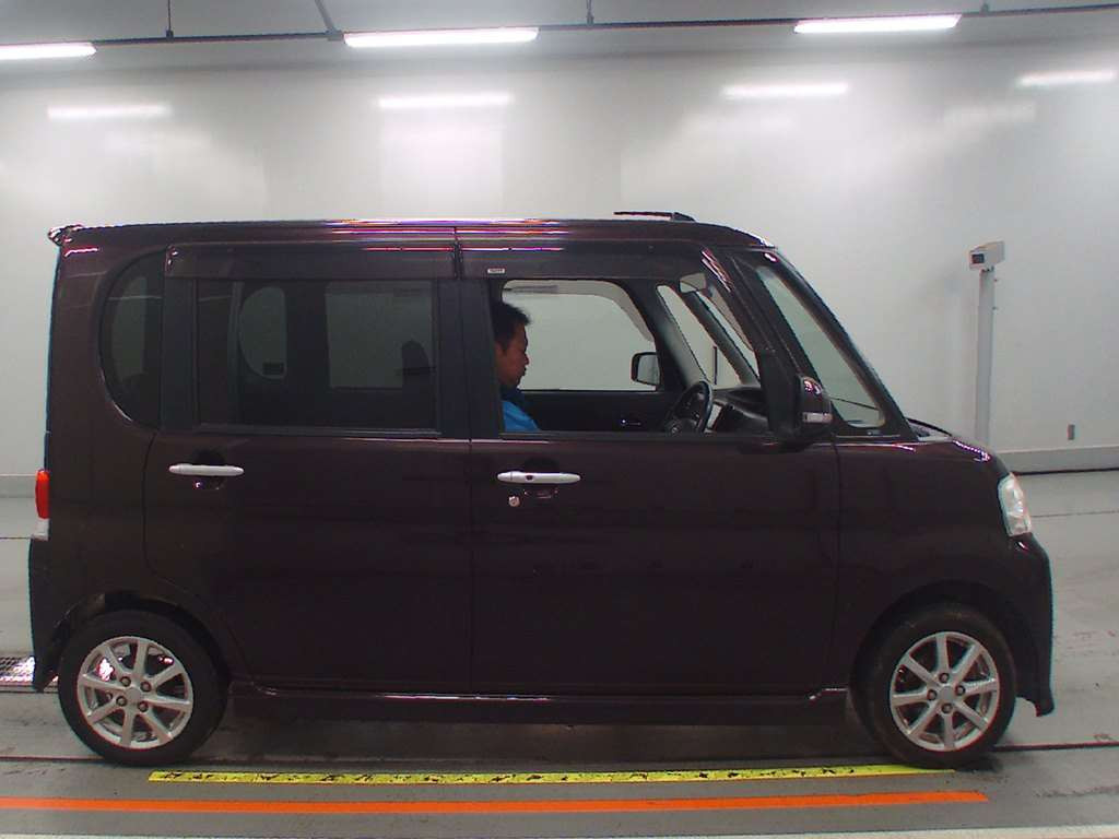 2013 Daihatsu Tanto L375S[1]