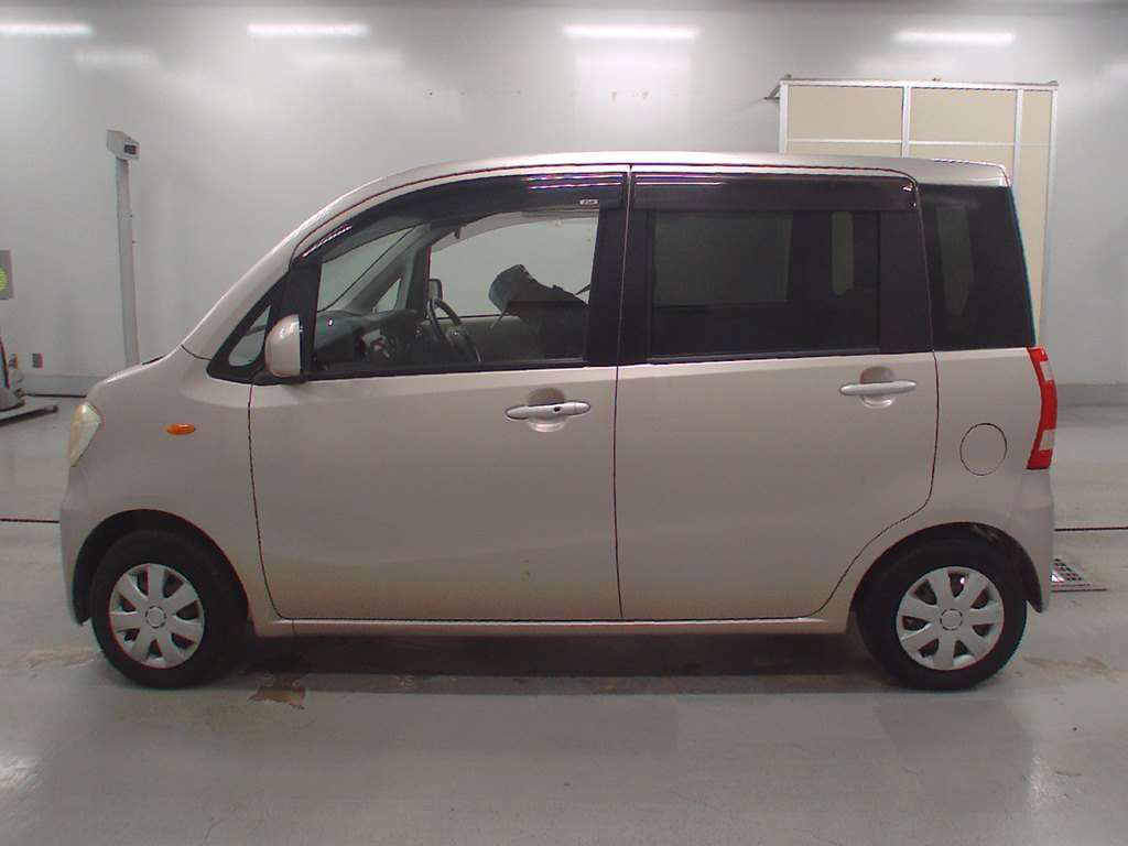 2010 Daihatsu Tanto exe L455S[2]