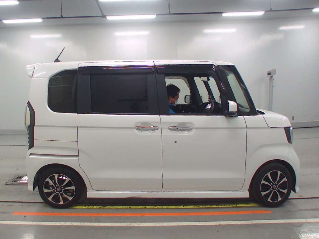 2020 Honda N-BOX CUSTOM JF3[1]