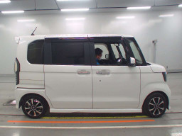 2020 Honda N-BOX CUSTOM