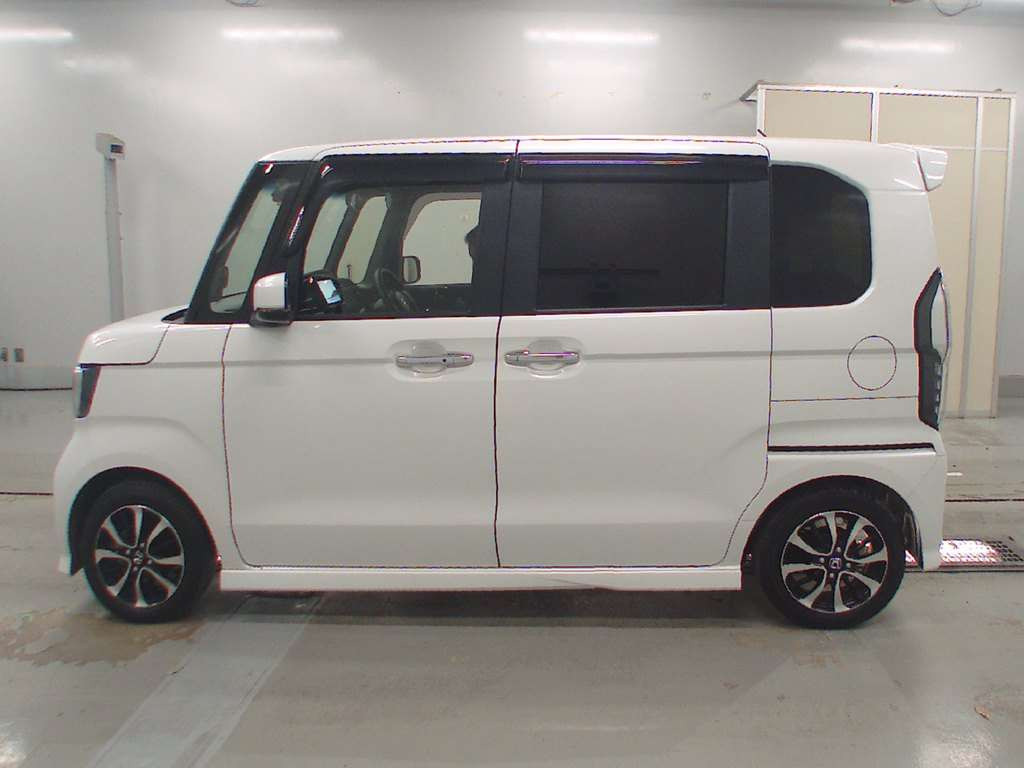 2020 Honda N-BOX CUSTOM JF3[2]