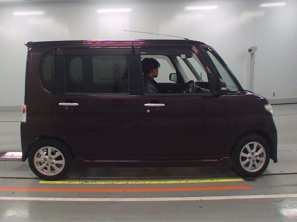 2009 Daihatsu Tanto Custom L375S[1]