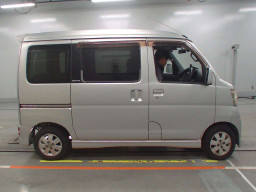 2005 Daihatsu Atrai Wagon