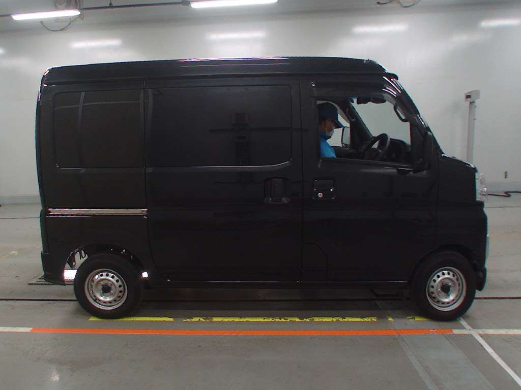 2022 Daihatsu Hijet Cargo S700V[1]