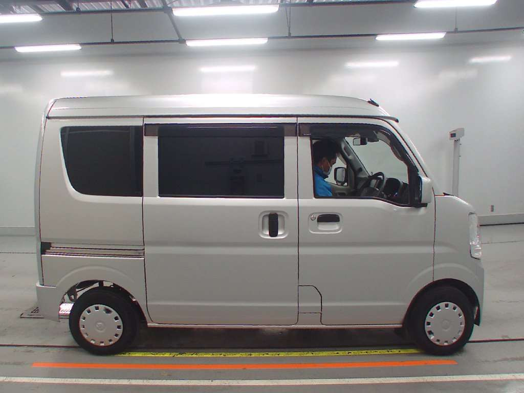 2016 Suzuki Every DA17V[1]