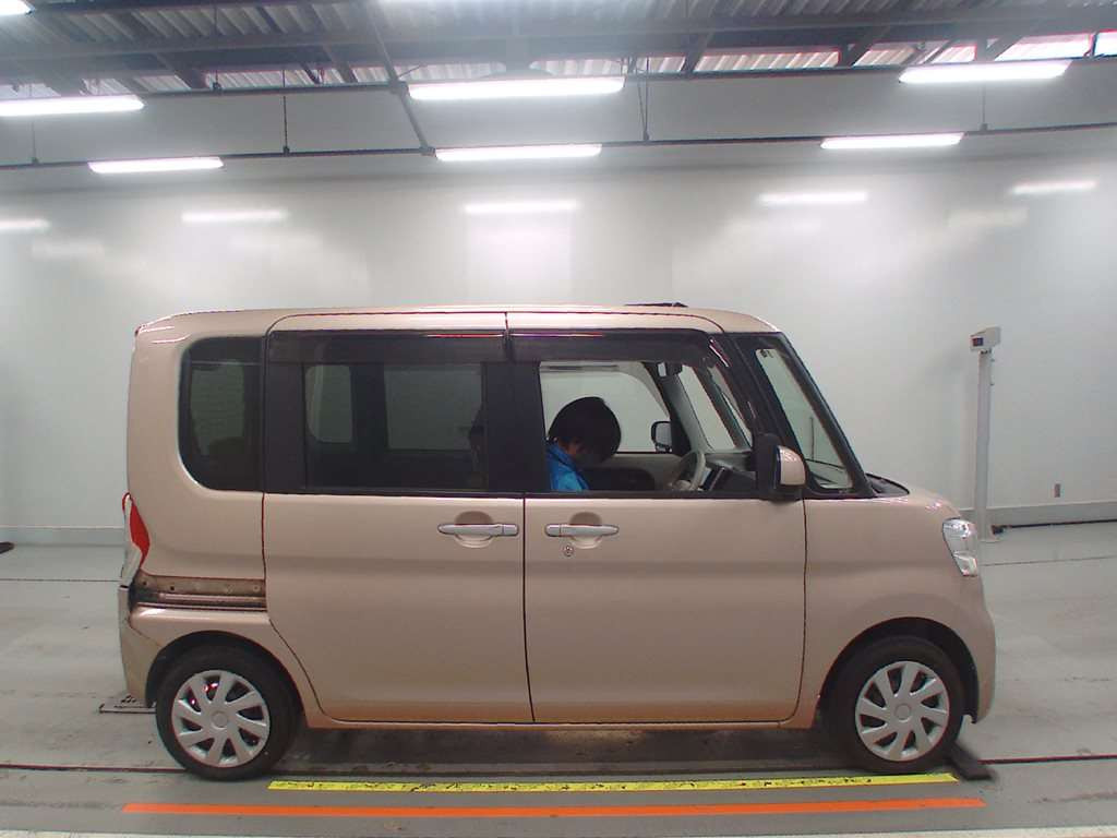 2016 Daihatsu Tanto LA600S[1]