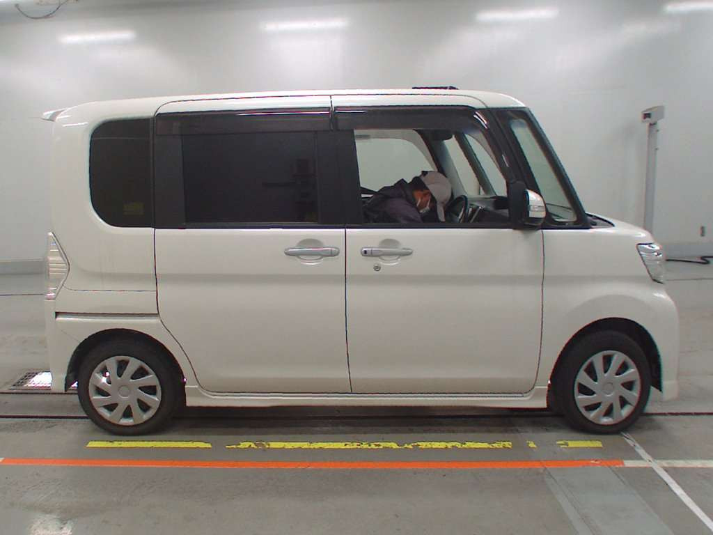 2015 Daihatsu Tanto Custom LA610S[1]