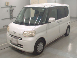 2010 Daihatsu Tanto