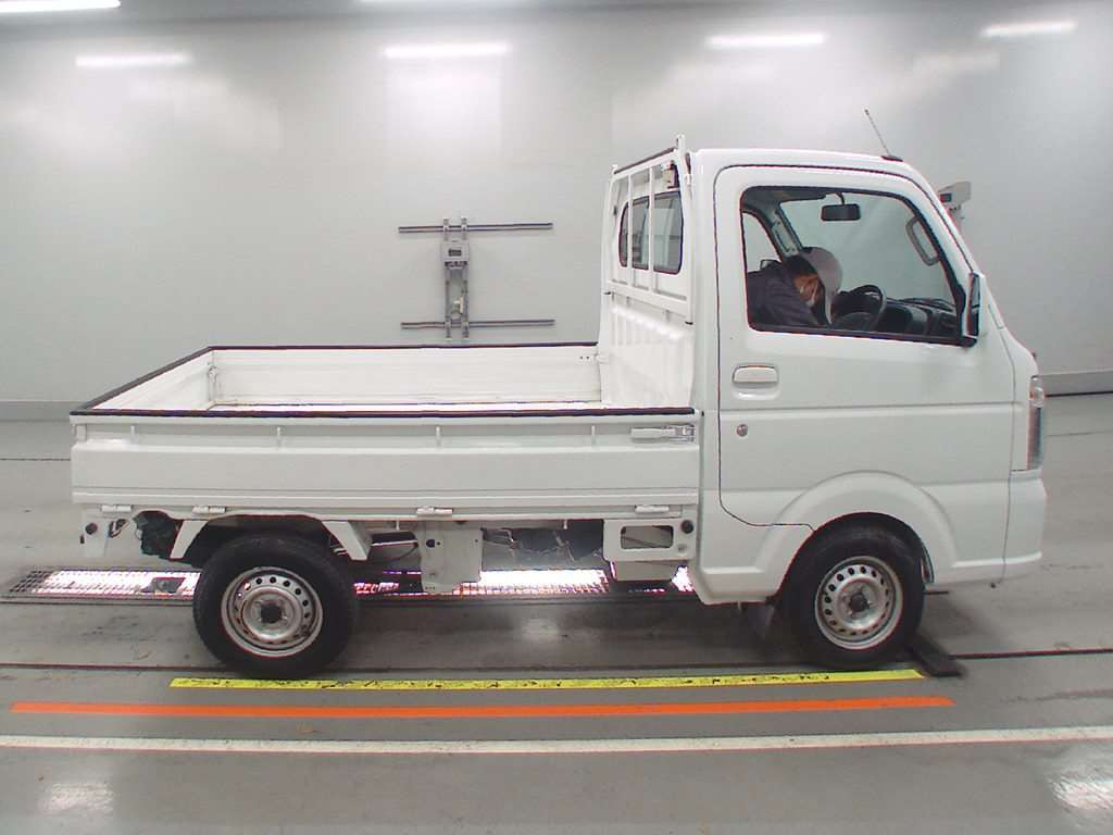 2019 Suzuki Carry Truck DA16T[1]