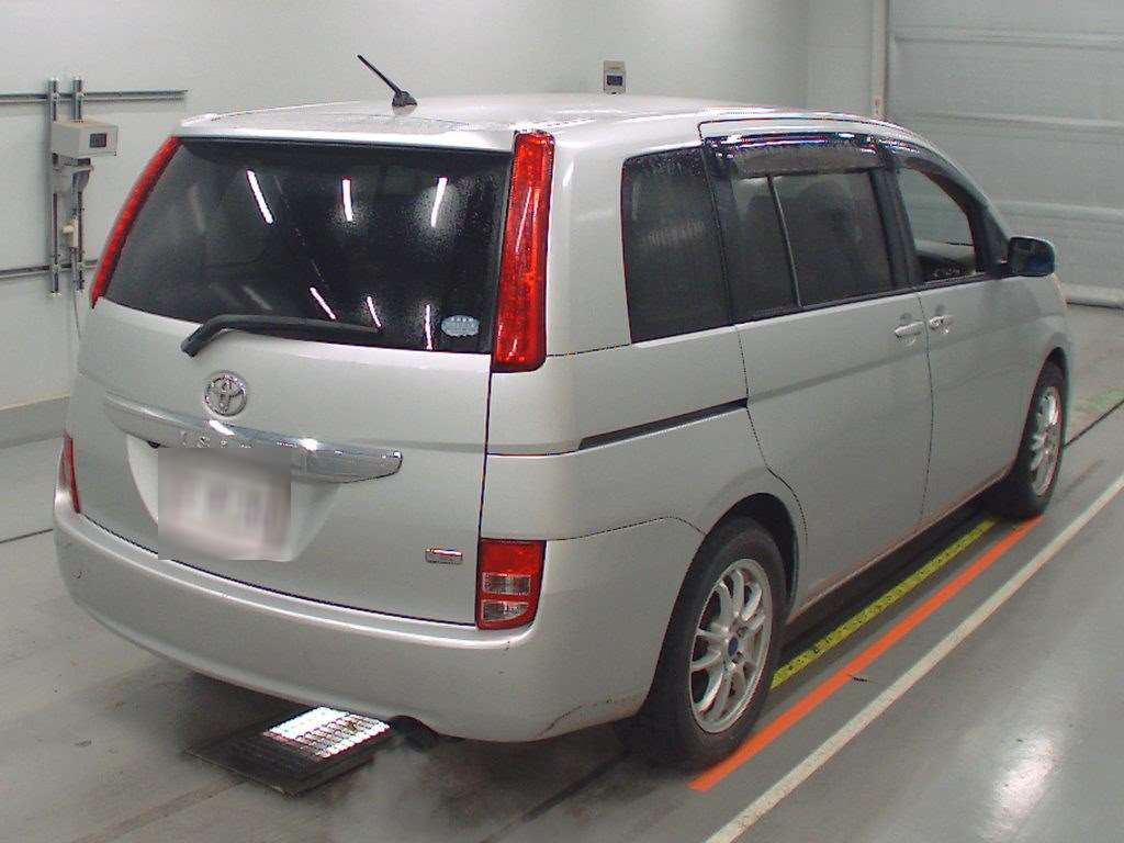 2010 Toyota Isis ZGM11G[1]