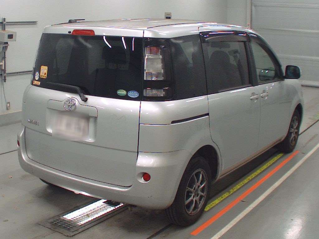 2012 Toyota Sienta NCP81G[1]