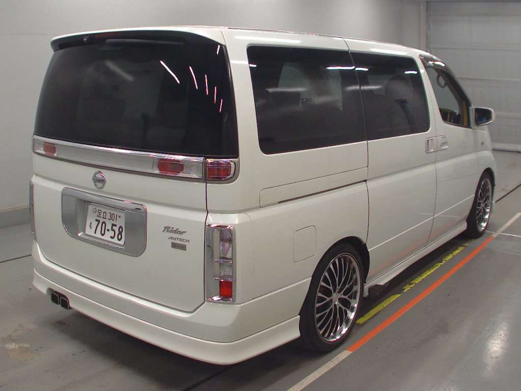 2003 Nissan Elgrand E51[1]