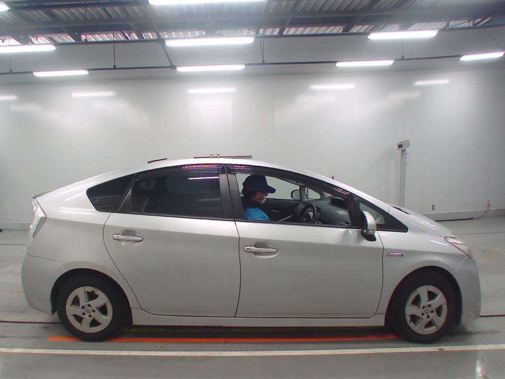 2011 Toyota Prius ZVW30[1]