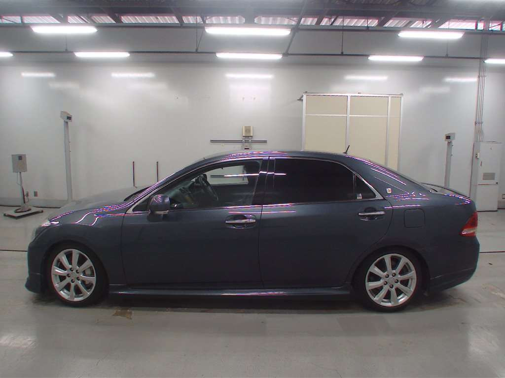 2009 Toyota Crown GRS204[2]