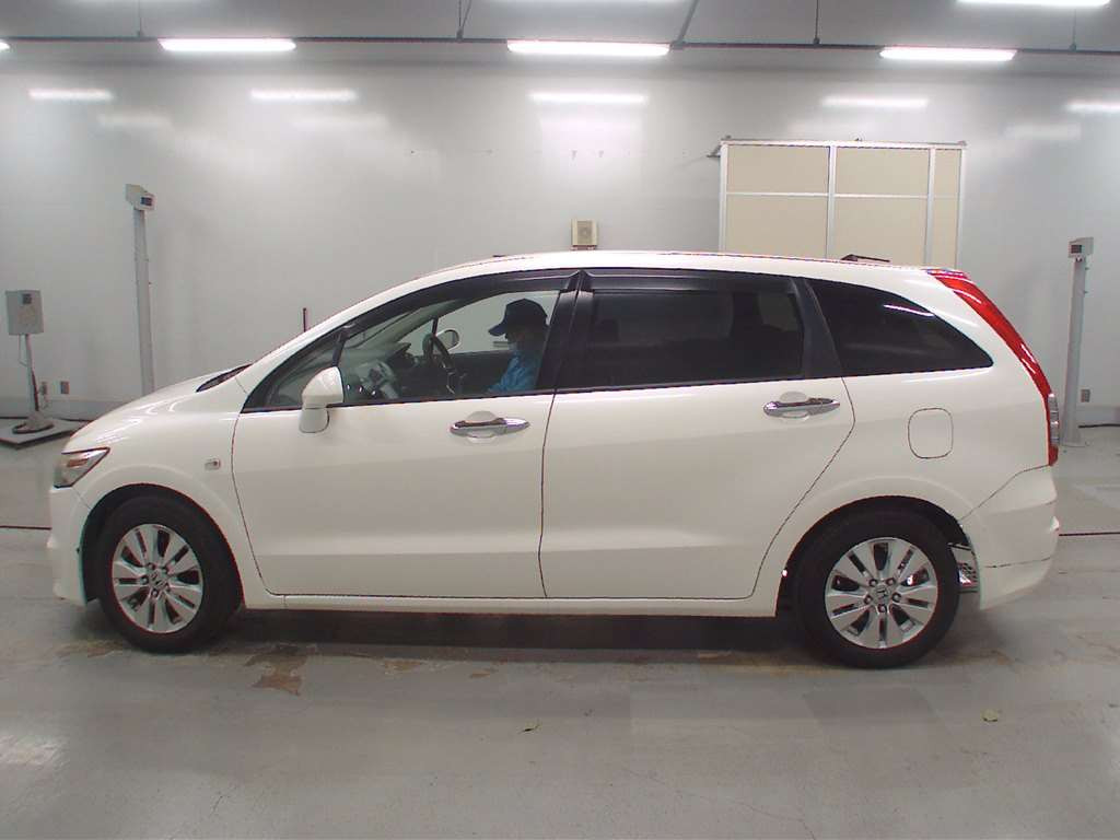 2008 Honda Stream RN6[2]