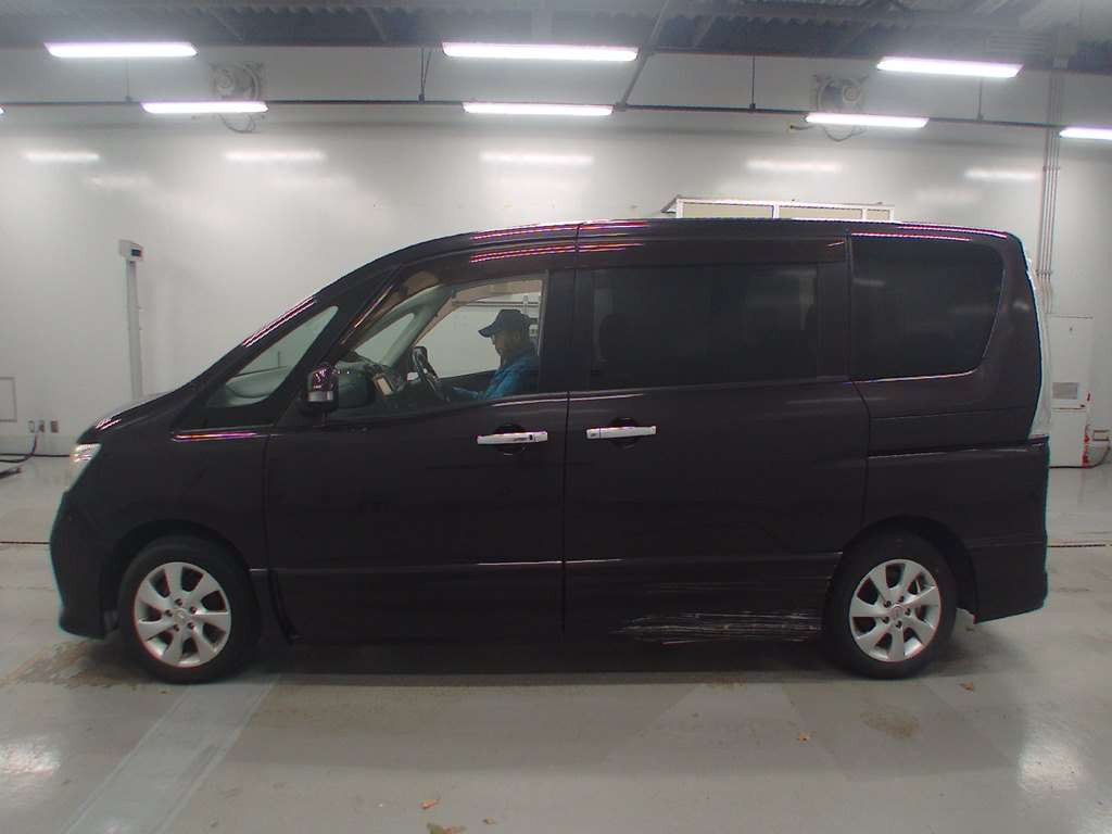 2011 Nissan Serena FC26[2]