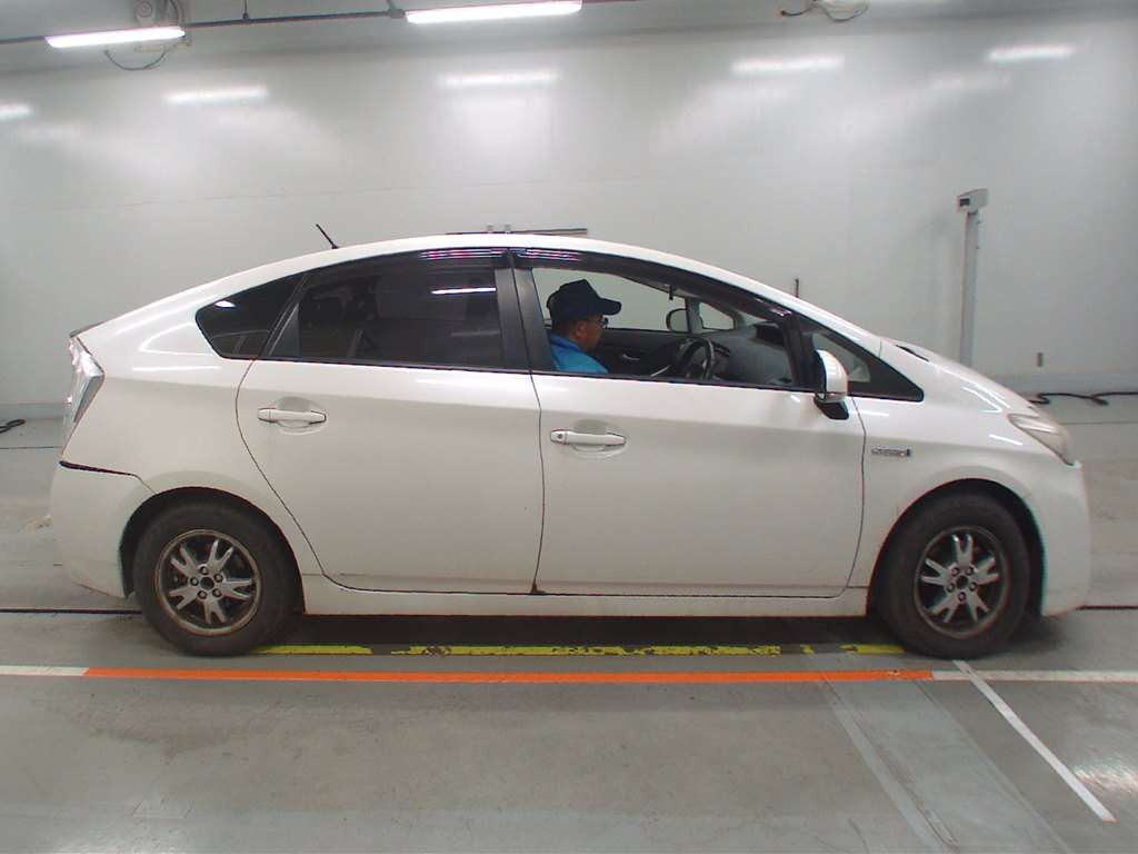 2011 Toyota Prius ZVW30[1]