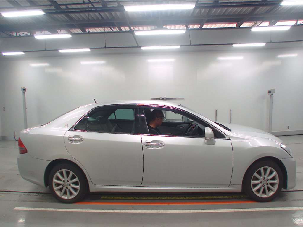 2009 Toyota Crown GRS200[1]