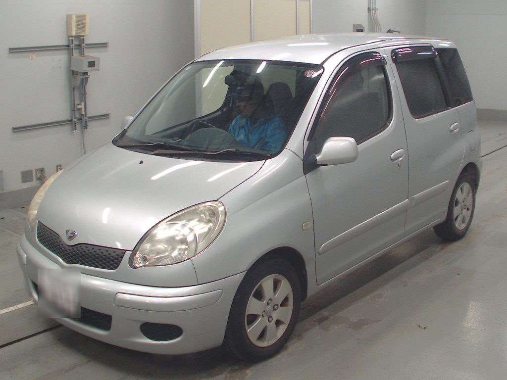 2004 Toyota Fun Cargo NCP21[0]