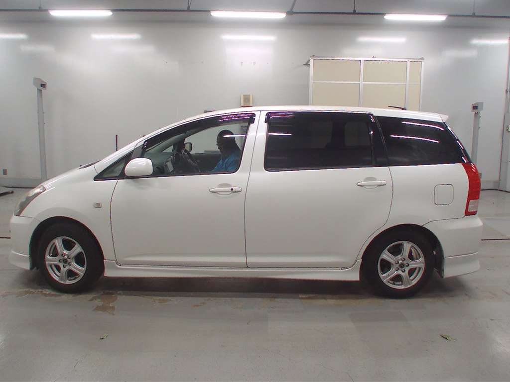 2005 Toyota Wish ANE10G[2]