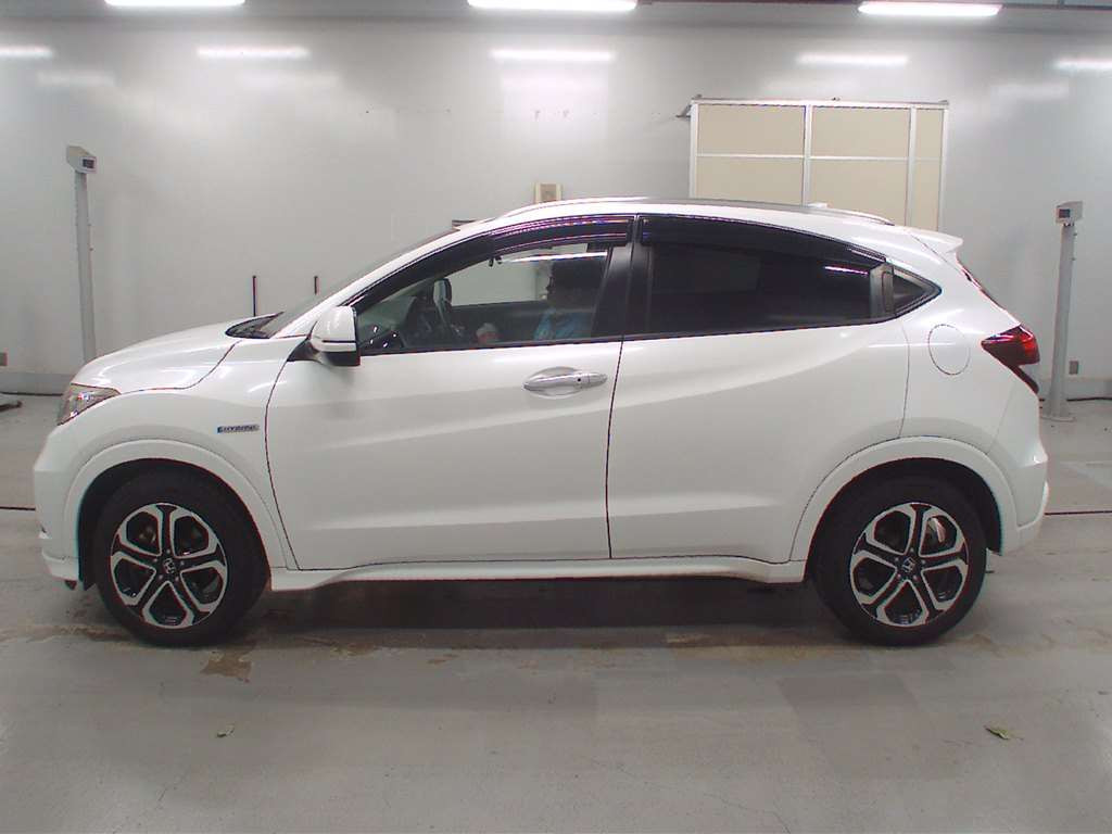 2015 Honda VEZEL RU3[2]