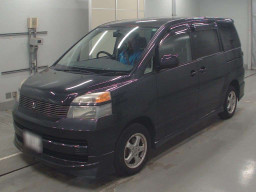 2003 Toyota Voxy