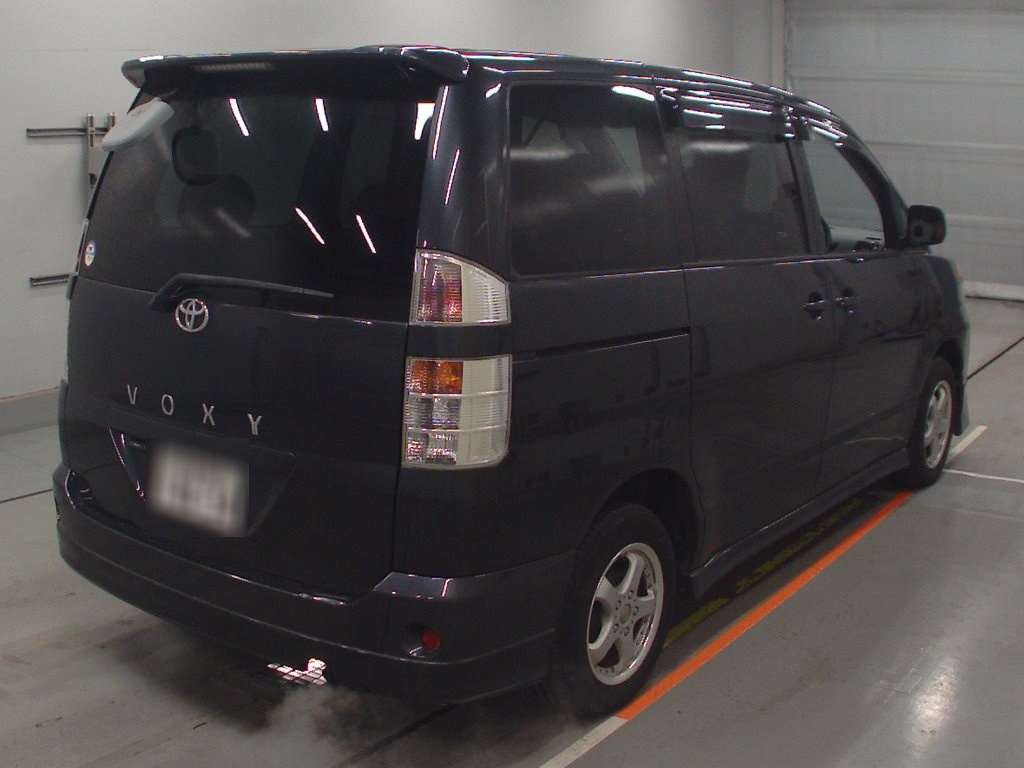 2003 Toyota Voxy AZR65G[1]