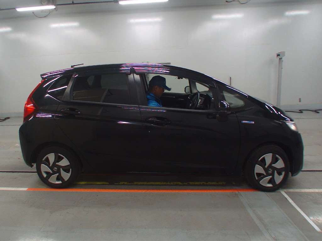 2014 Honda Fit Hybrid GP5[2]