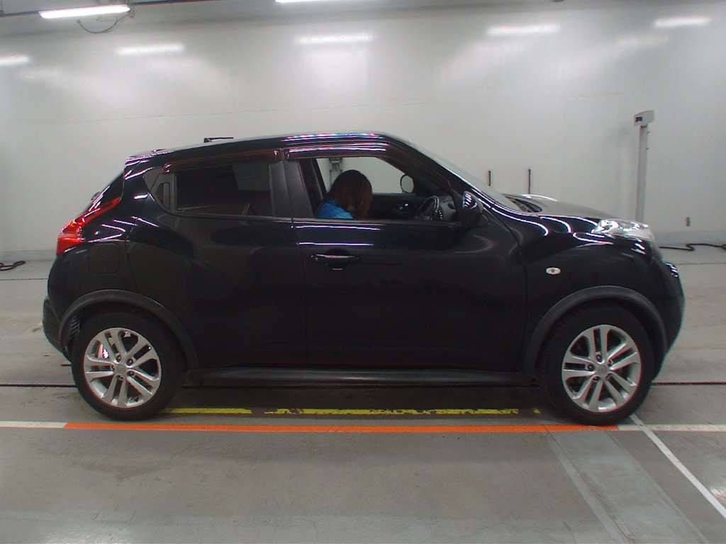 2011 Nissan JUKE YF15[2]