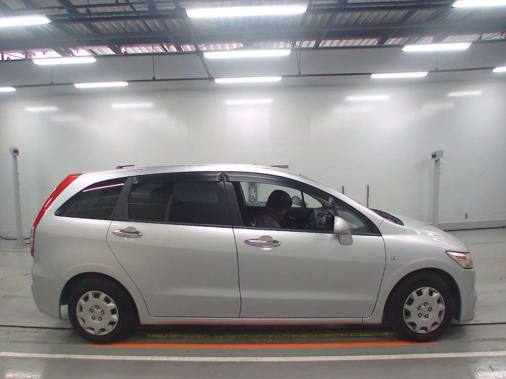 2008 Honda Stream RN6[2]