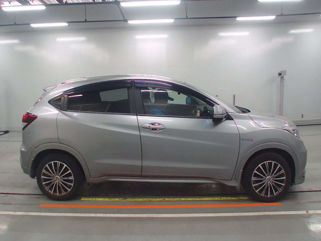 2014 Honda VEZEL RU3[2]