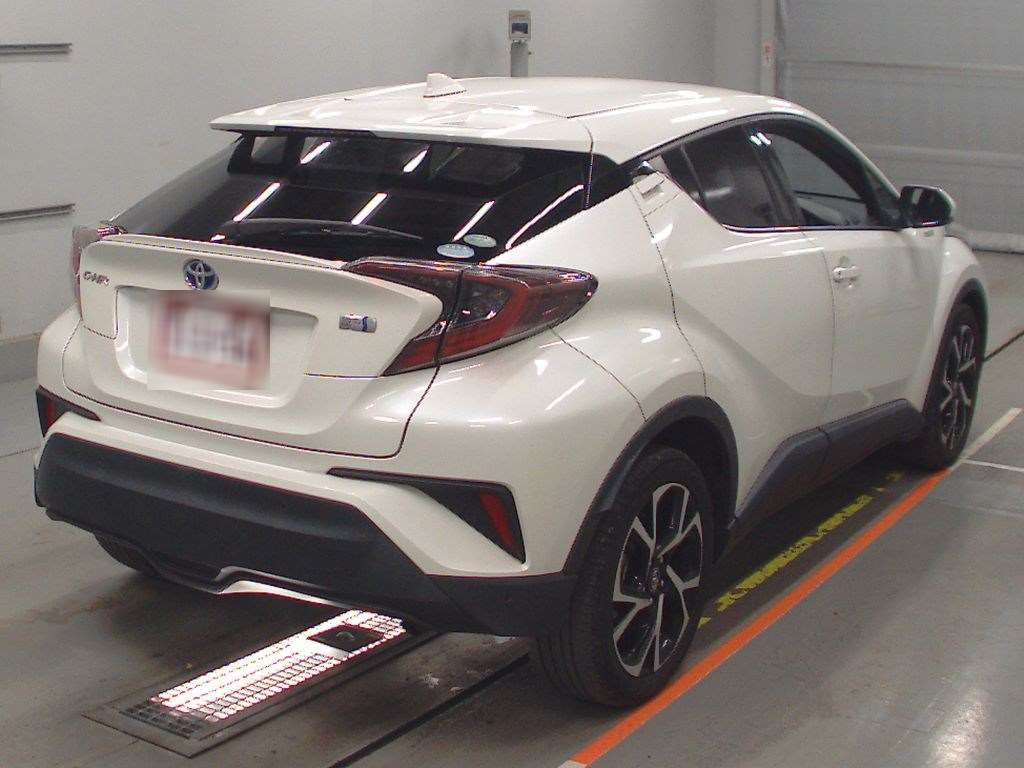 2017 Toyota C-HR ZYX10[1]