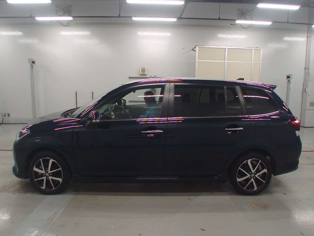 2018 Toyota Corolla Fielder NRE161G[2]