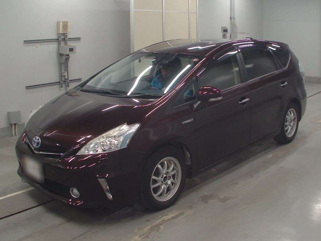 2013 Toyota Prius alpha ZVW41W[0]