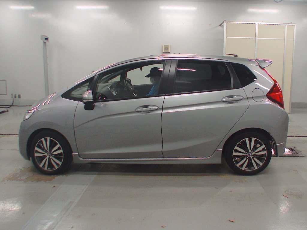 2014 Honda Fit GK5[2]