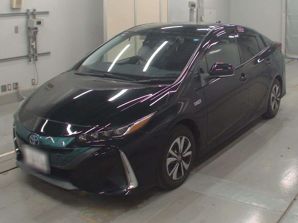 2018 Toyota Prius PHV ZVW52[0]