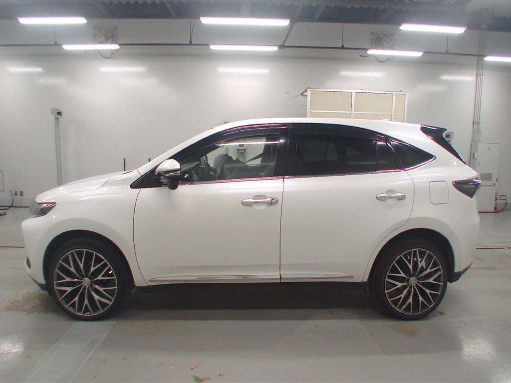 2013 Toyota Harrier ZSU65W[2]