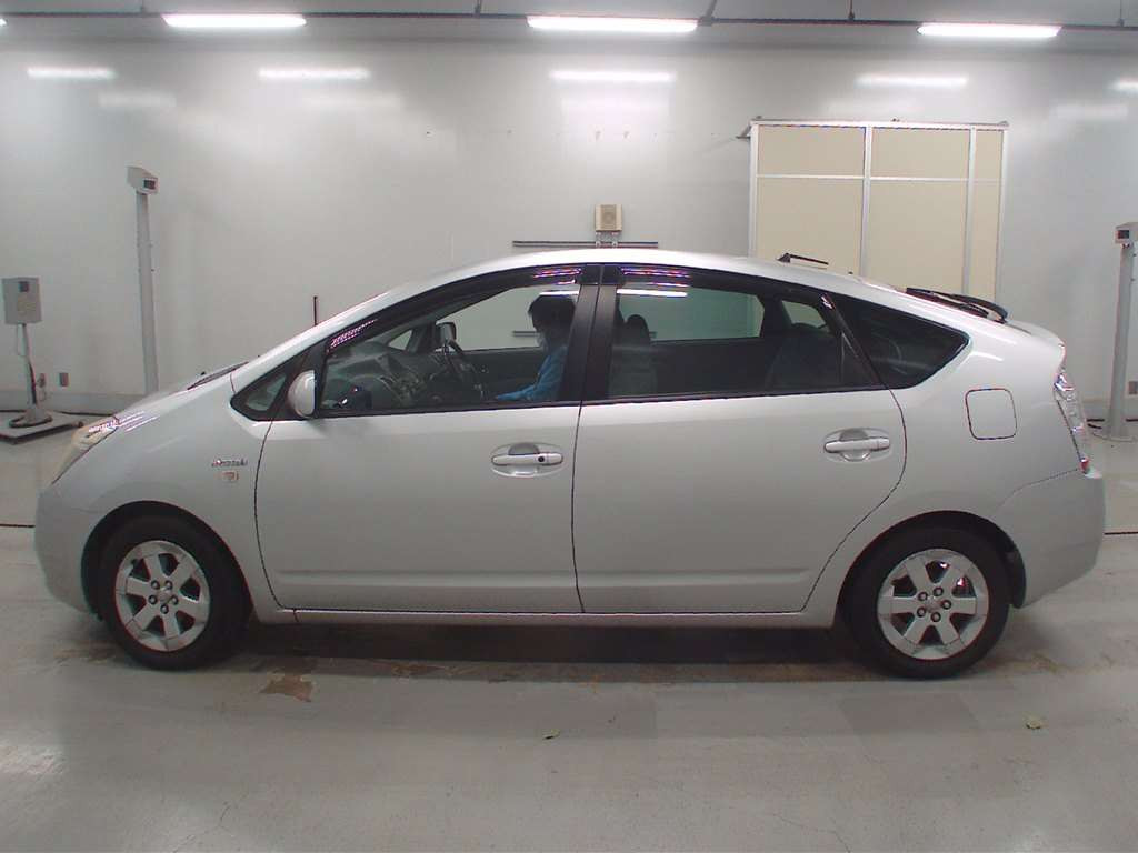 2008 Toyota Prius NHW20[2]