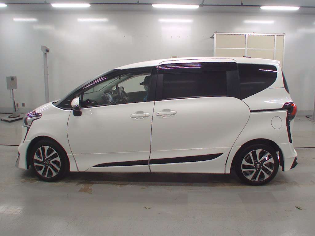 2019 Toyota Sienta NSP170G[2]