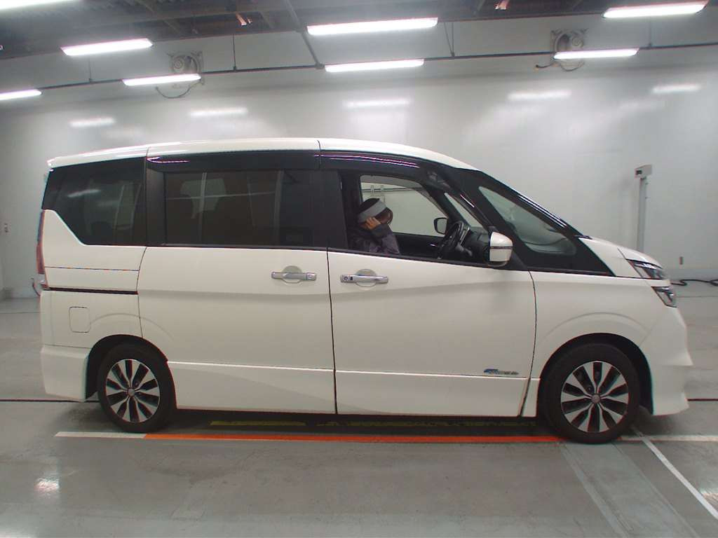 2017 Nissan Serena GFC27[1]