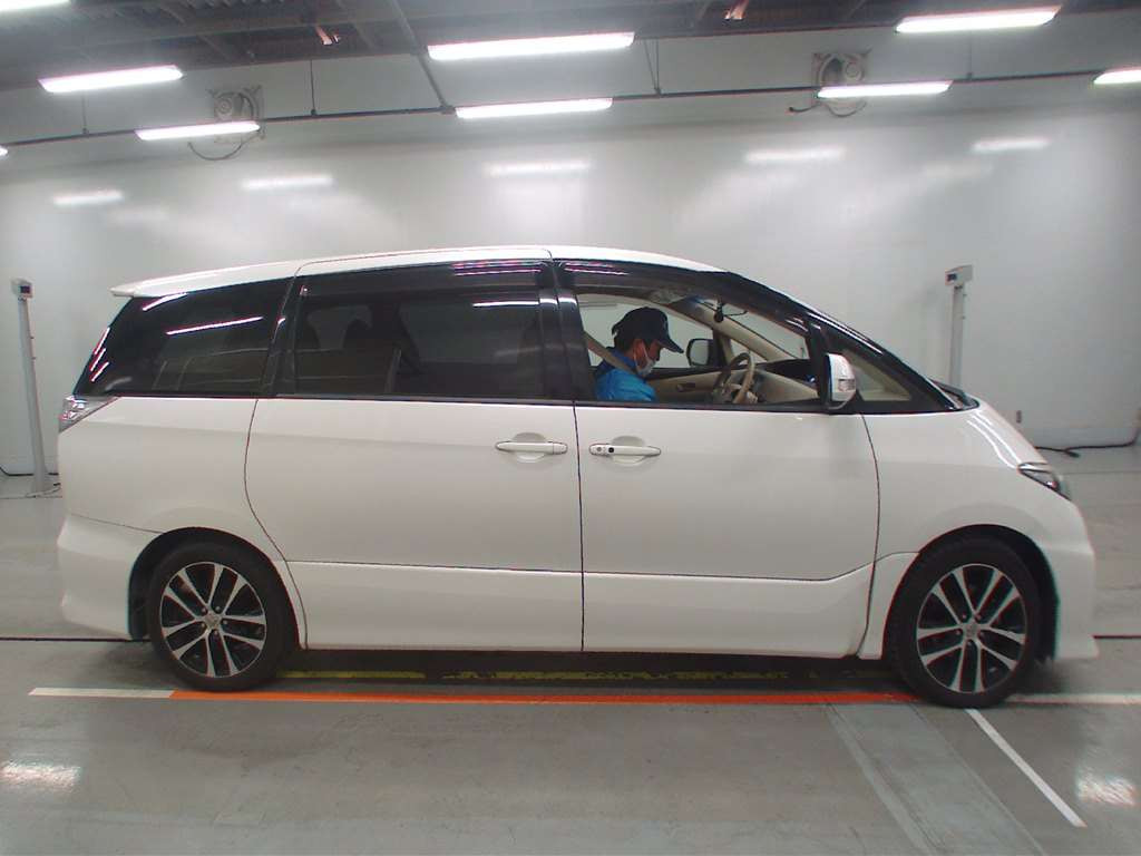 2015 Toyota Estima ACR50W[1]