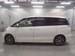 2015 Toyota Estima