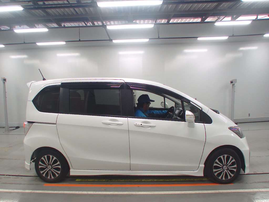 2014 Honda Freed GB3[1]