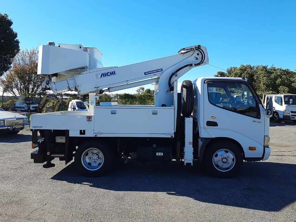 2012 Hino DUTRO XZU600X[1]