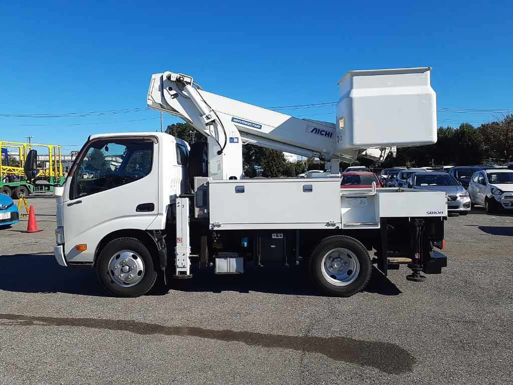 2012 Hino DUTRO XZU600X[2]