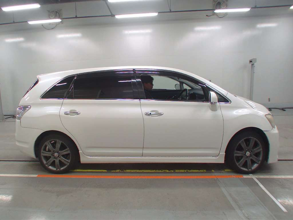 2010 Toyota Mark X Zio ANA10[1]