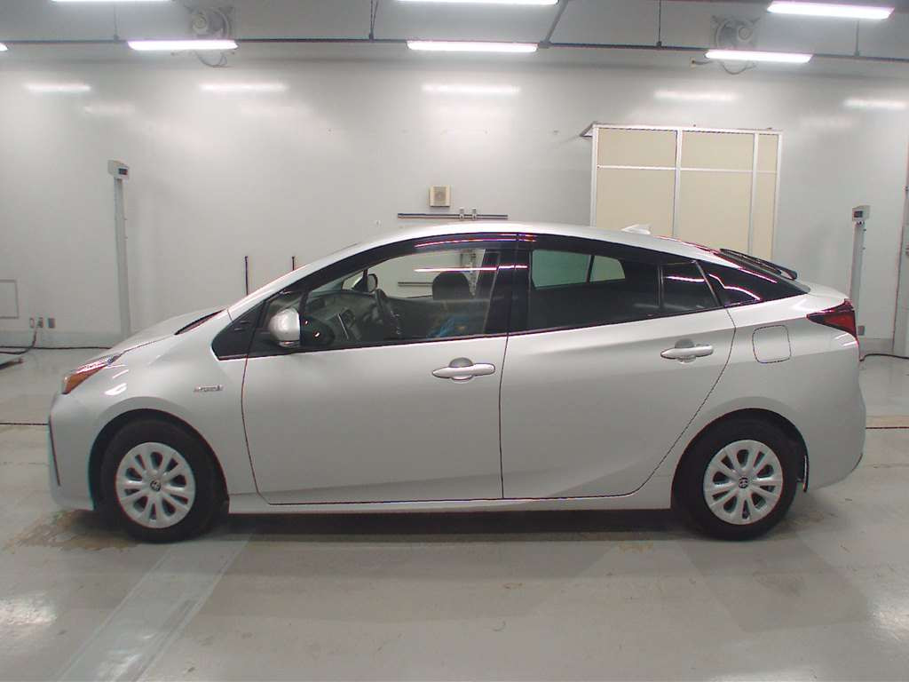 2019 Toyota Prius ZVW51[2]