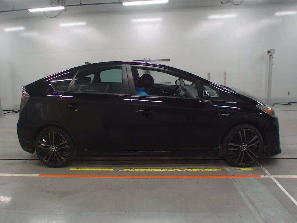 2010 Toyota Prius ZVW30[1]